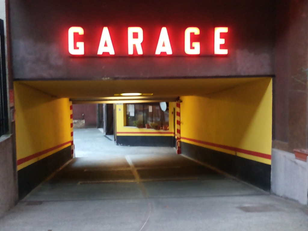 Ztl Quadrilatero, emorragia di accessi nelle autorimesse. Apa: “Il Comune corra ai ripari”