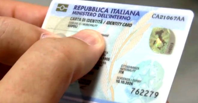 Addio alle Carte d’identità cartacee, dal 3 agosto serve la CIE: ecco come prenotarla a Milano